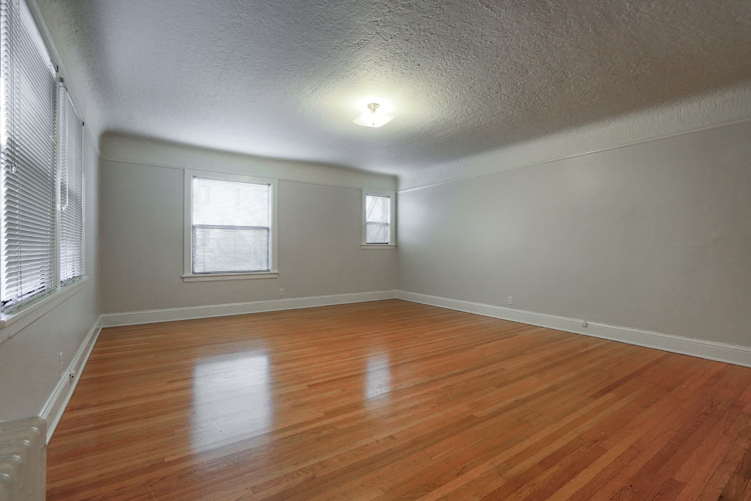 Portland Apartment: 707 NW 19th Ave
