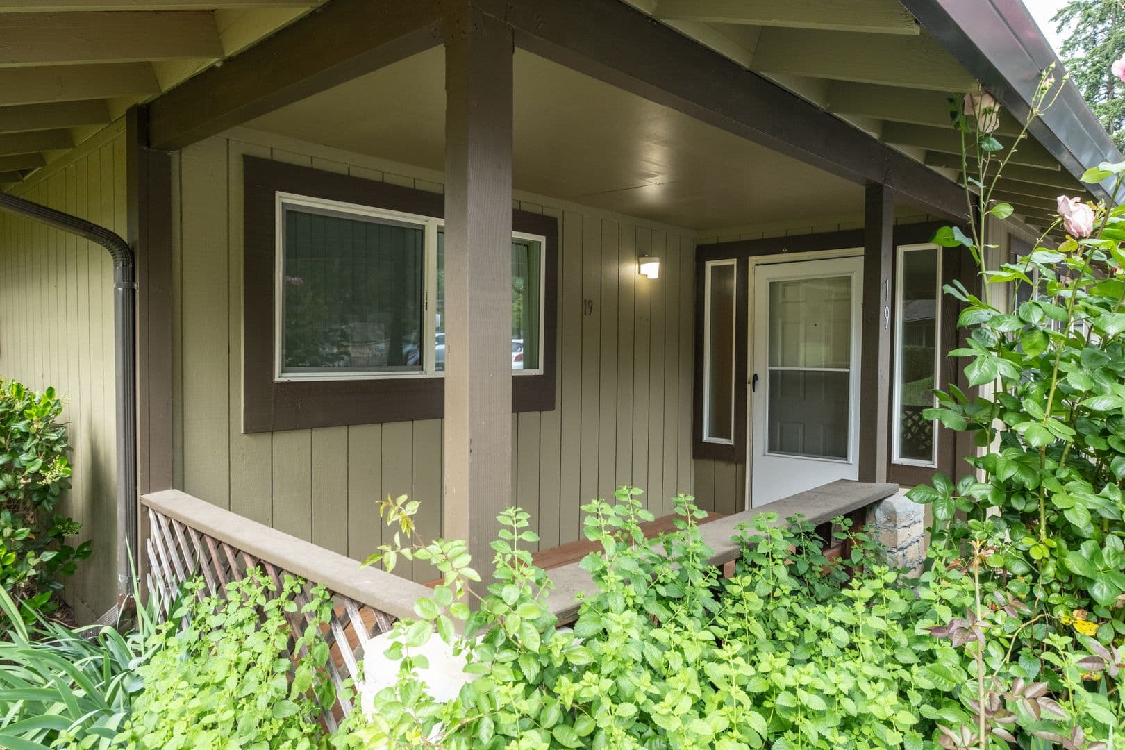 Portland Apartment: 13625 SE Stark St.