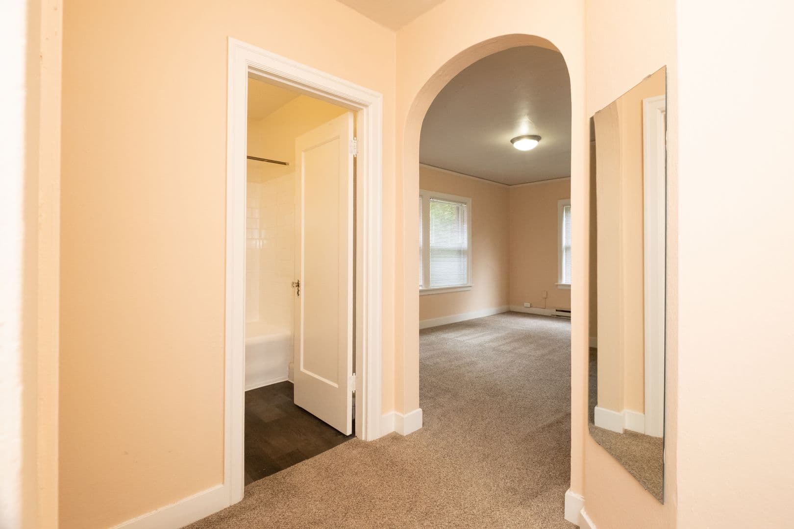 Portland Apartment: 6109 SE Belmont St.