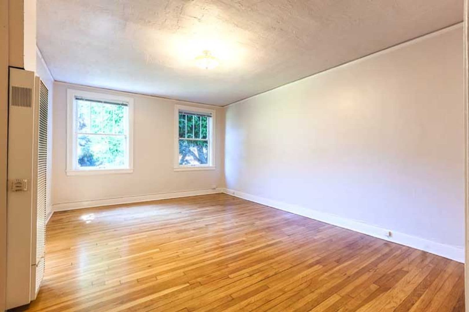 Portland Apartment: 1037 NW 20th Ave