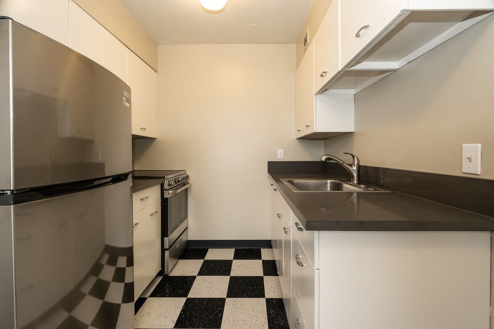 Portland Apartment: 2199 NW Everett St