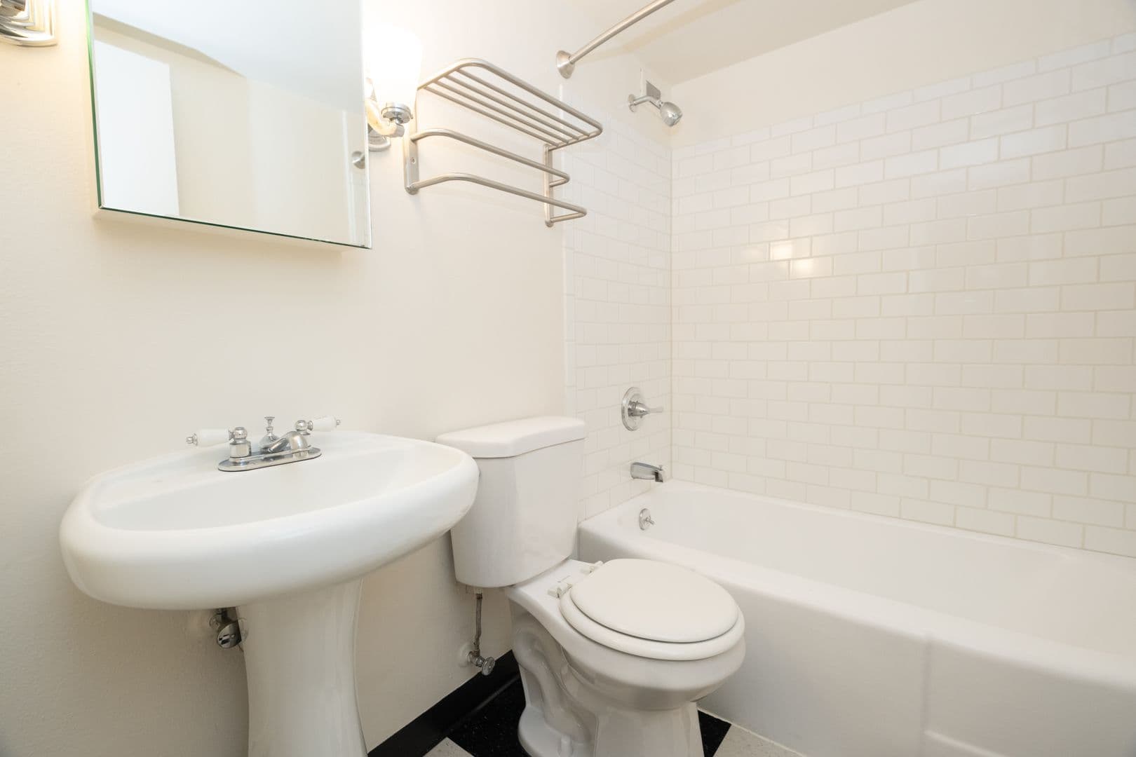 Portland Apartment: 2199 NW Everett St