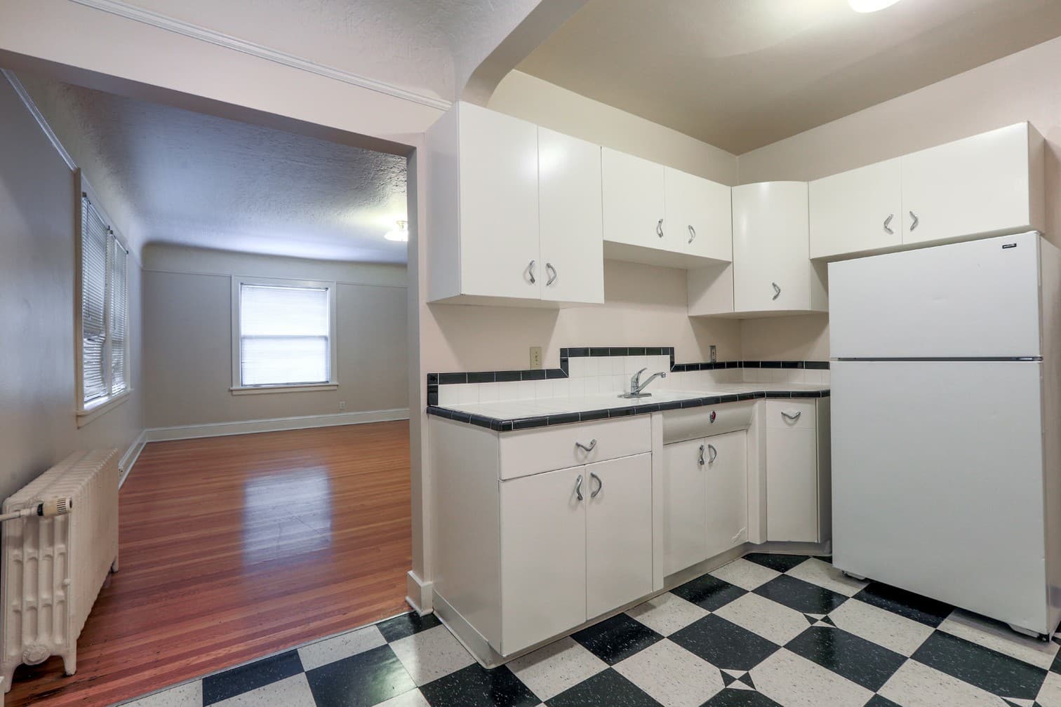 Portland Apartment: 707 NW 19th Ave