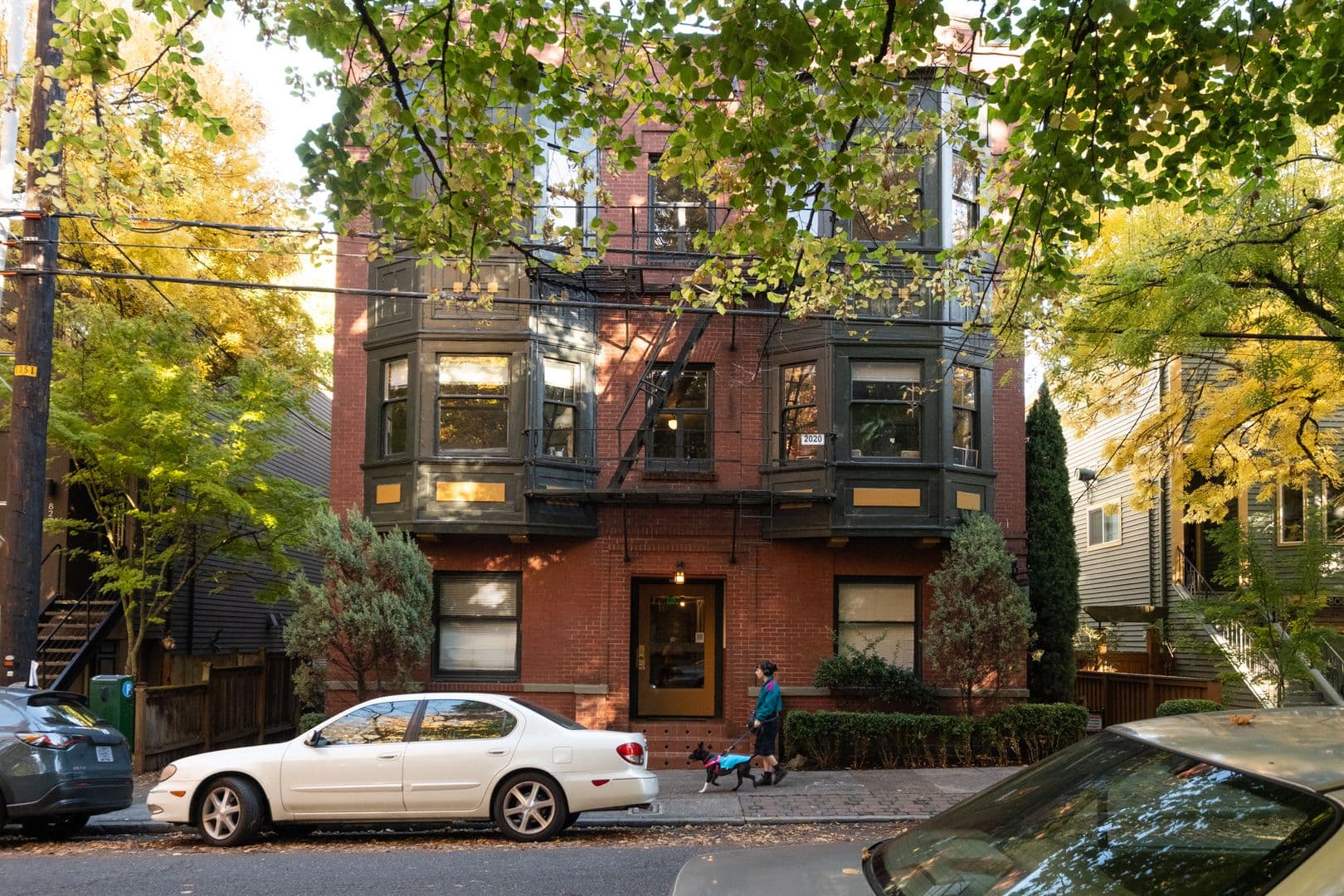 Portland Apartment: 814 NW 22nd Ave