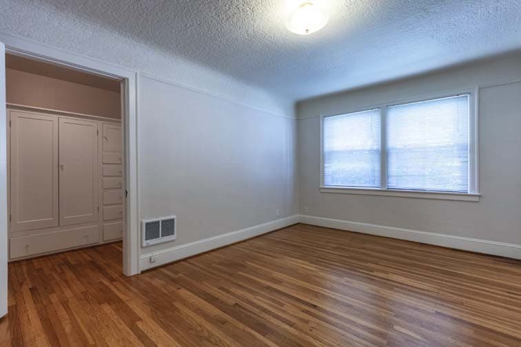 Portland Apartment: 1963 NW Irving St