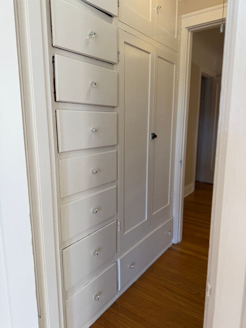 Portland Apartment: 708 NW 19th Ave.