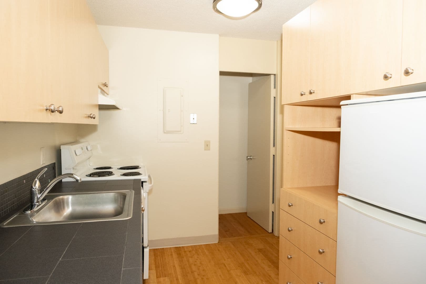 Portland Apartment: 1905 NW 29th Ave