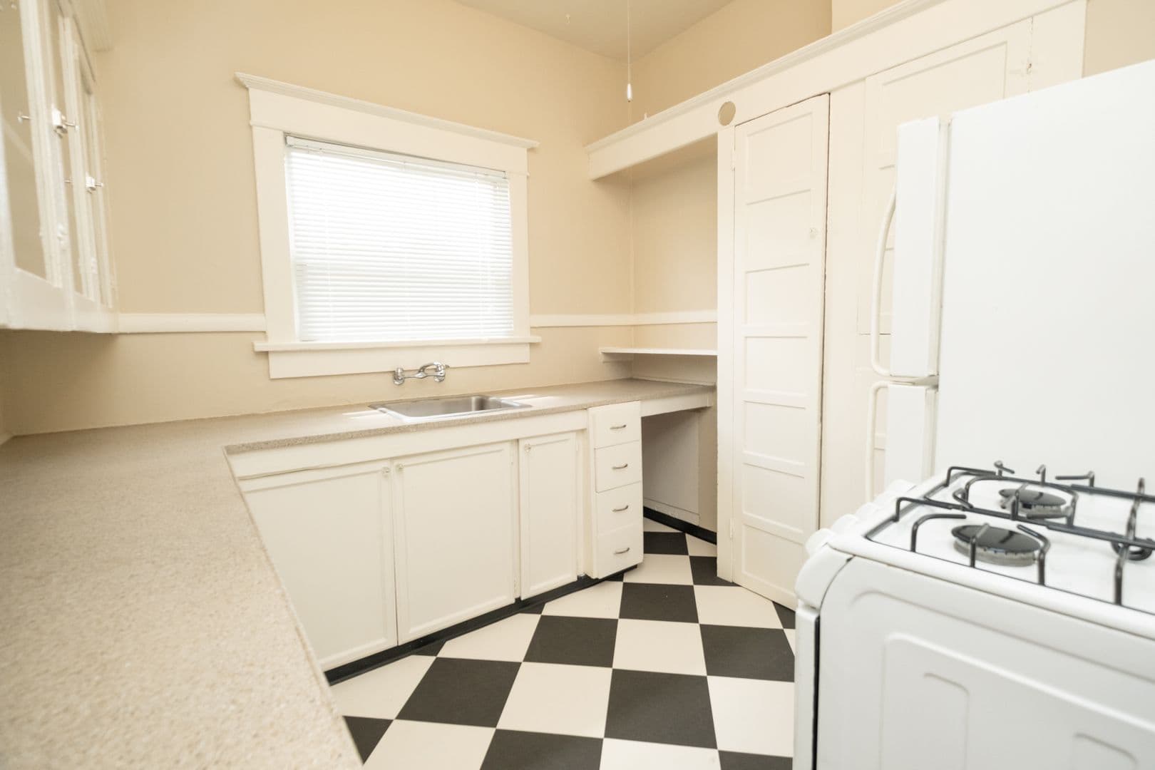 Portland Apartment: 1022-1036 NE Hancock St