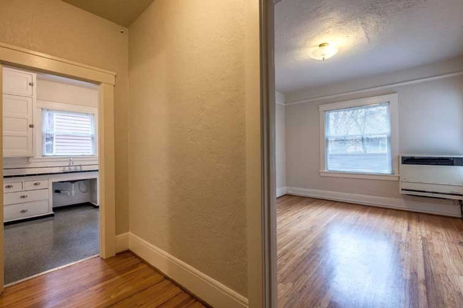 Portland Apartment: 814 NW 22nd Ave