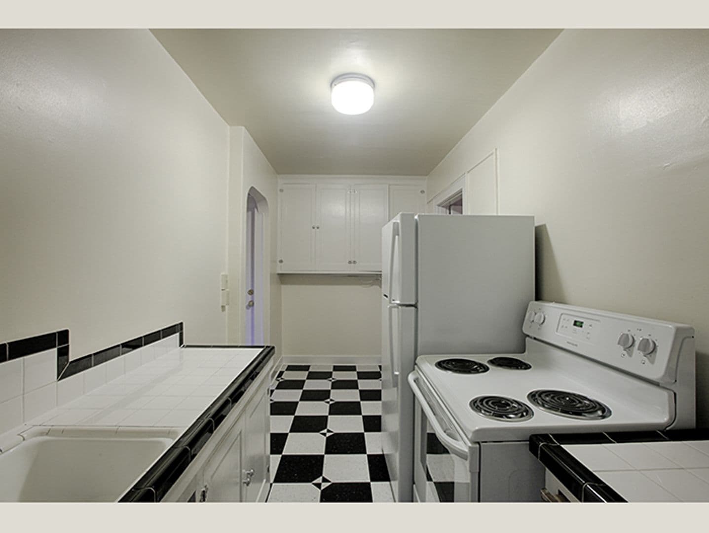 Portland Apartment: 1430 SE 14th Ave