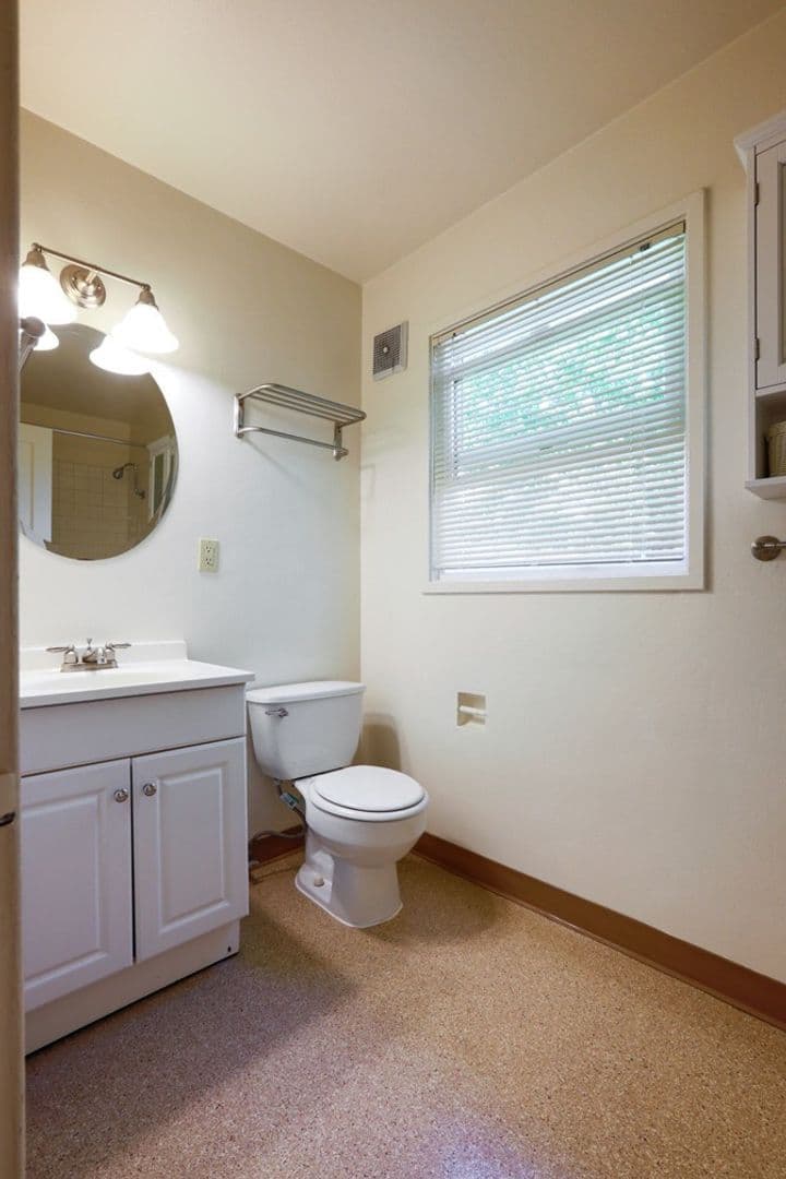 Portland Apartment: 10381 SW  Eastridge St, #44