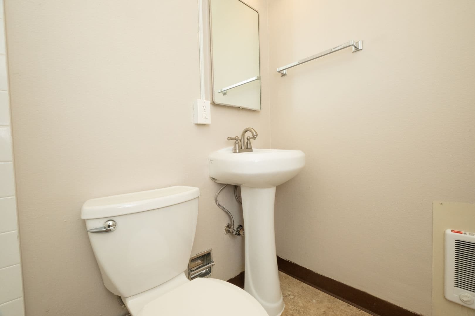 Portland Apartment: 1117 SW Alder St.
