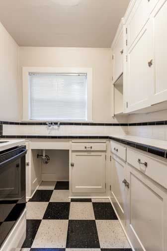 Portland Apartment: 2030 NW Marshall St