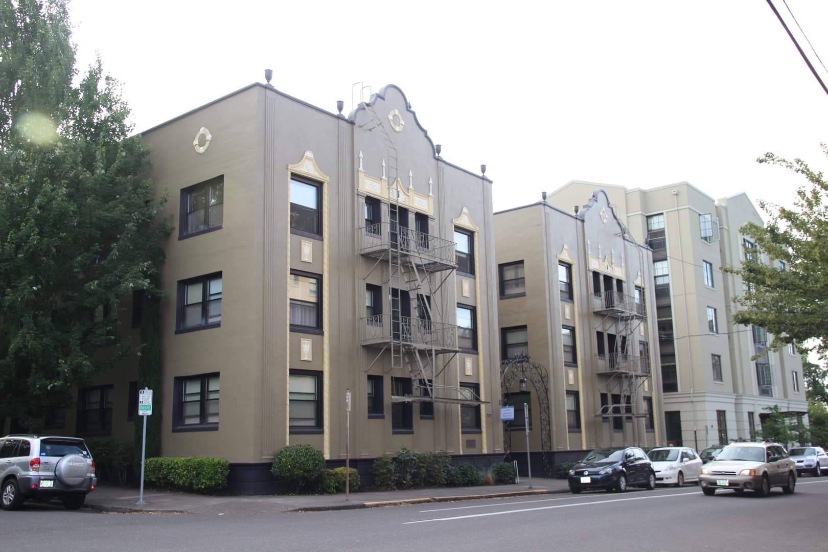 Portland Apartment: 707 NW 19th Ave