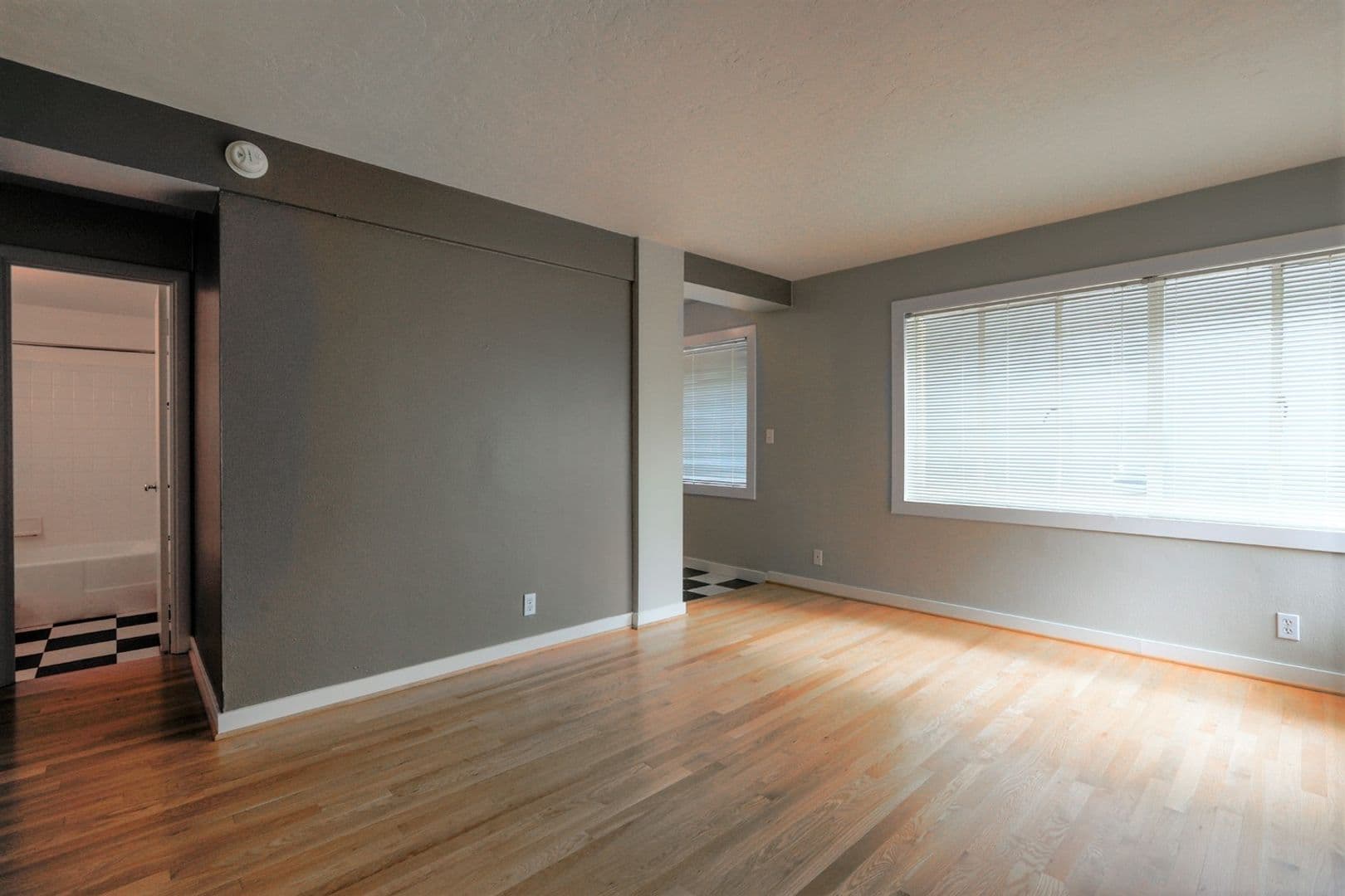 Portland Apartment: 2199 NW Everett St