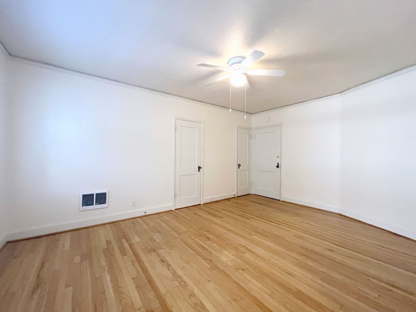 Portland Apartment: 1949 NW Everett St.