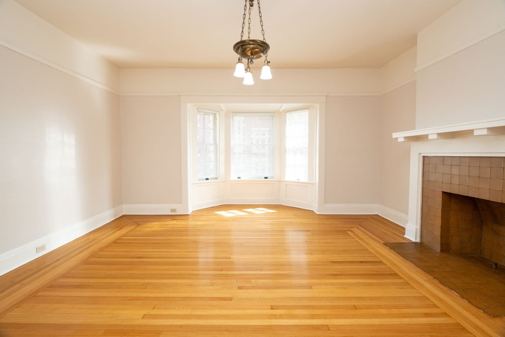 Portland Apartment: 117 NW Trinity Pl
