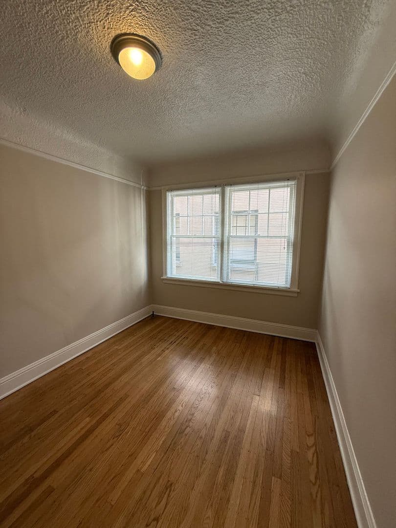 Portland Apartment: 708 NW 19th Ave.