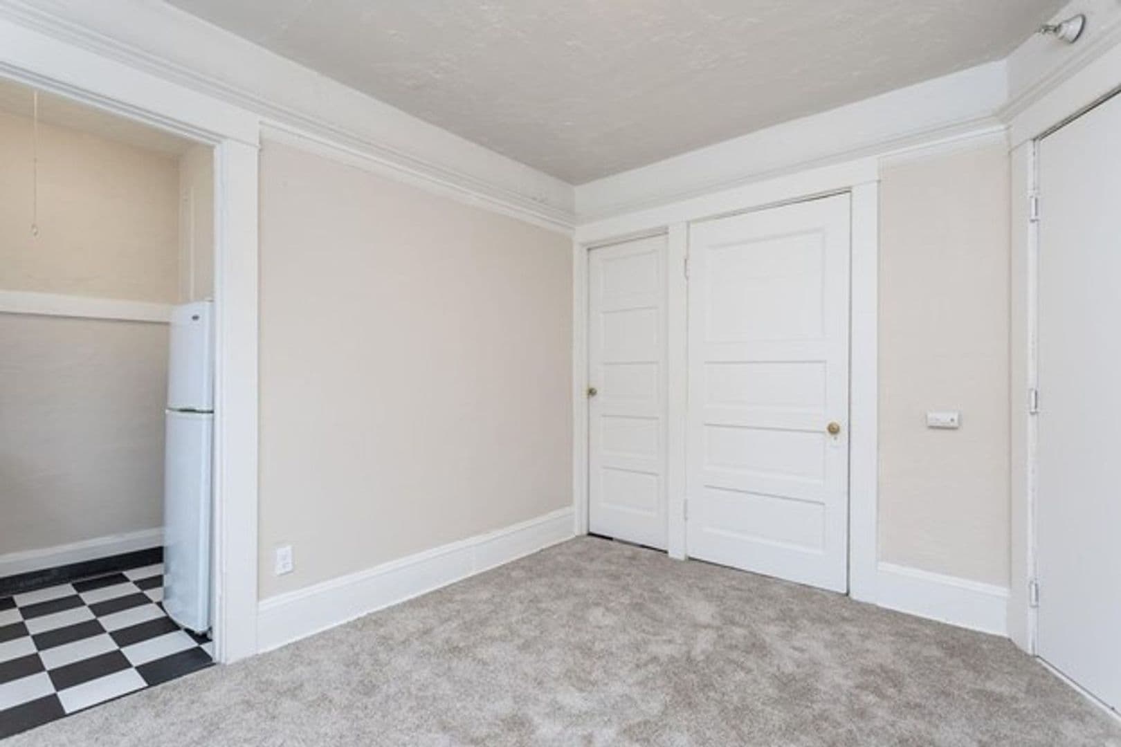 Portland Apartment: 1126 SW 12th Avenue