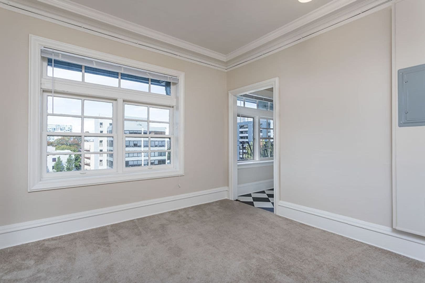 Portland Apartment: 1126 SW 12th Avenue