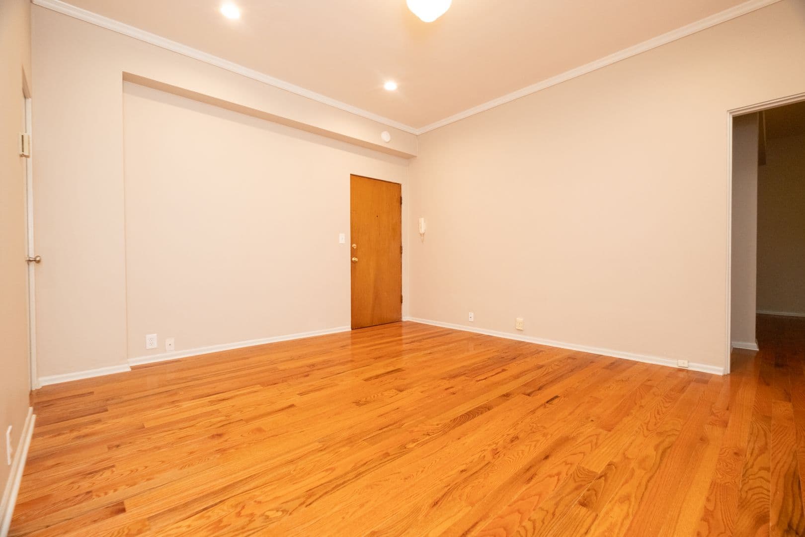 Portland Apartment: 1117 SW Alder St.