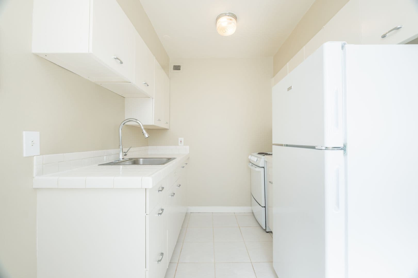 Portland Apartment: 2199 NW Everett St