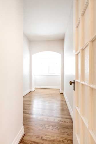 Portland Apartment: 117 NW Trinity Pl