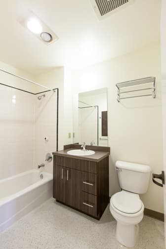 Portland Apartment: 210 NW 20th Ave