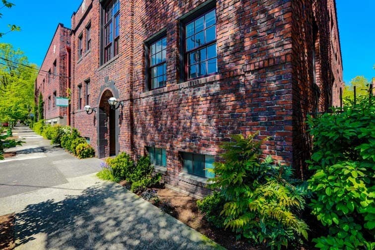 Portland Apartment: 1963 NW Irving St