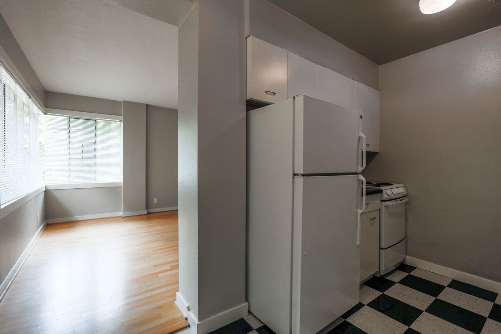 Portland Apartment: 2199 NW Everett St