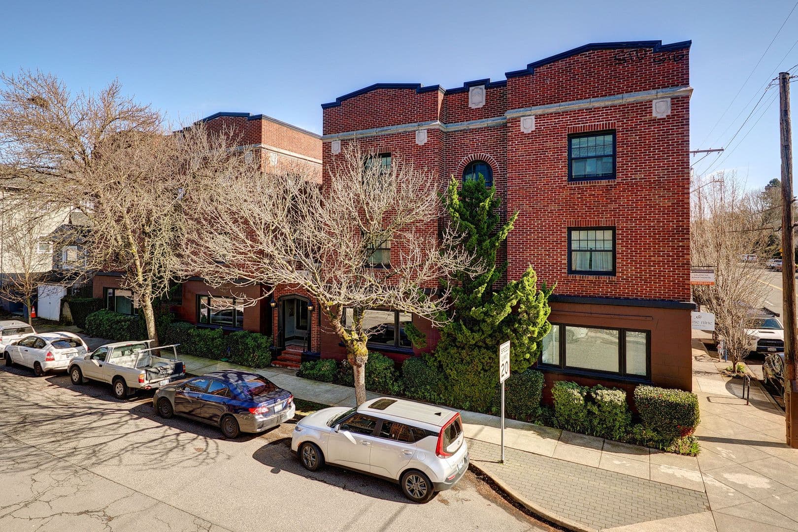 Portland Apartment: 1430 SE 14th Ave