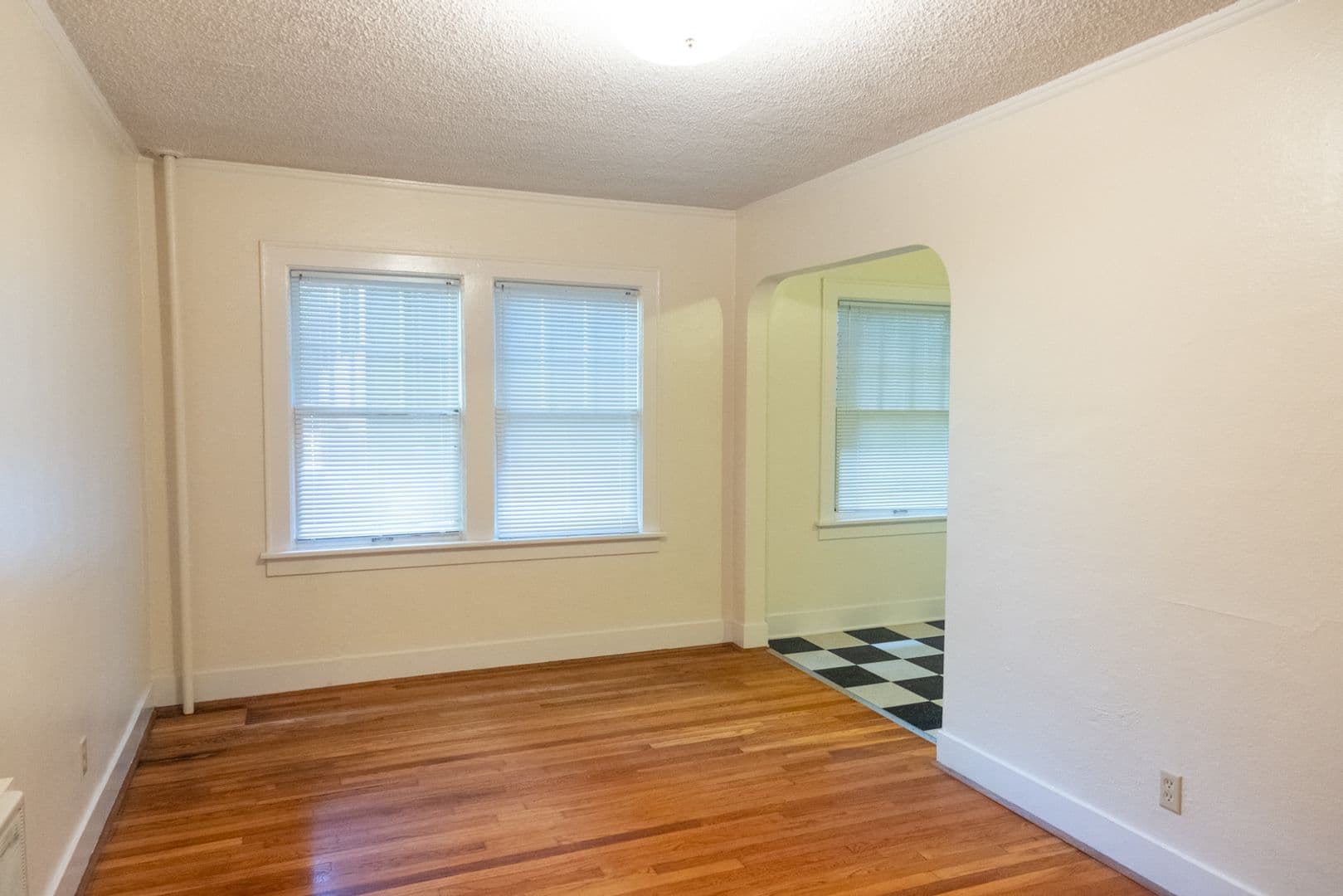 Portland Apartment: 1430 SE 14th Ave
