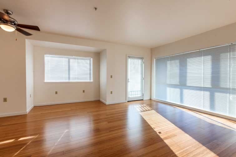 Portland Apartment: 210 NW 20th Ave