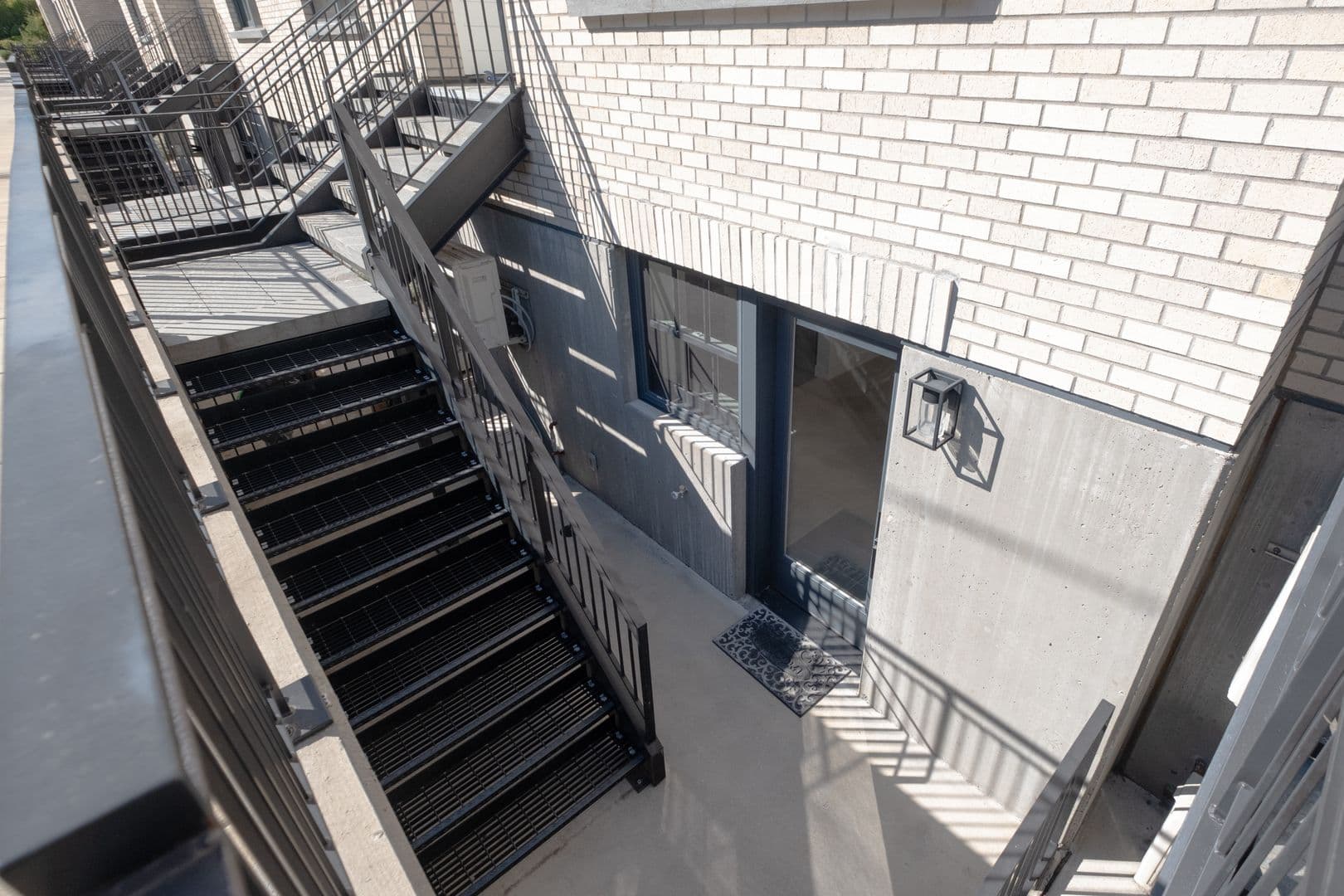 Portland Apartment: 2915A-2989B NW Wilson St.