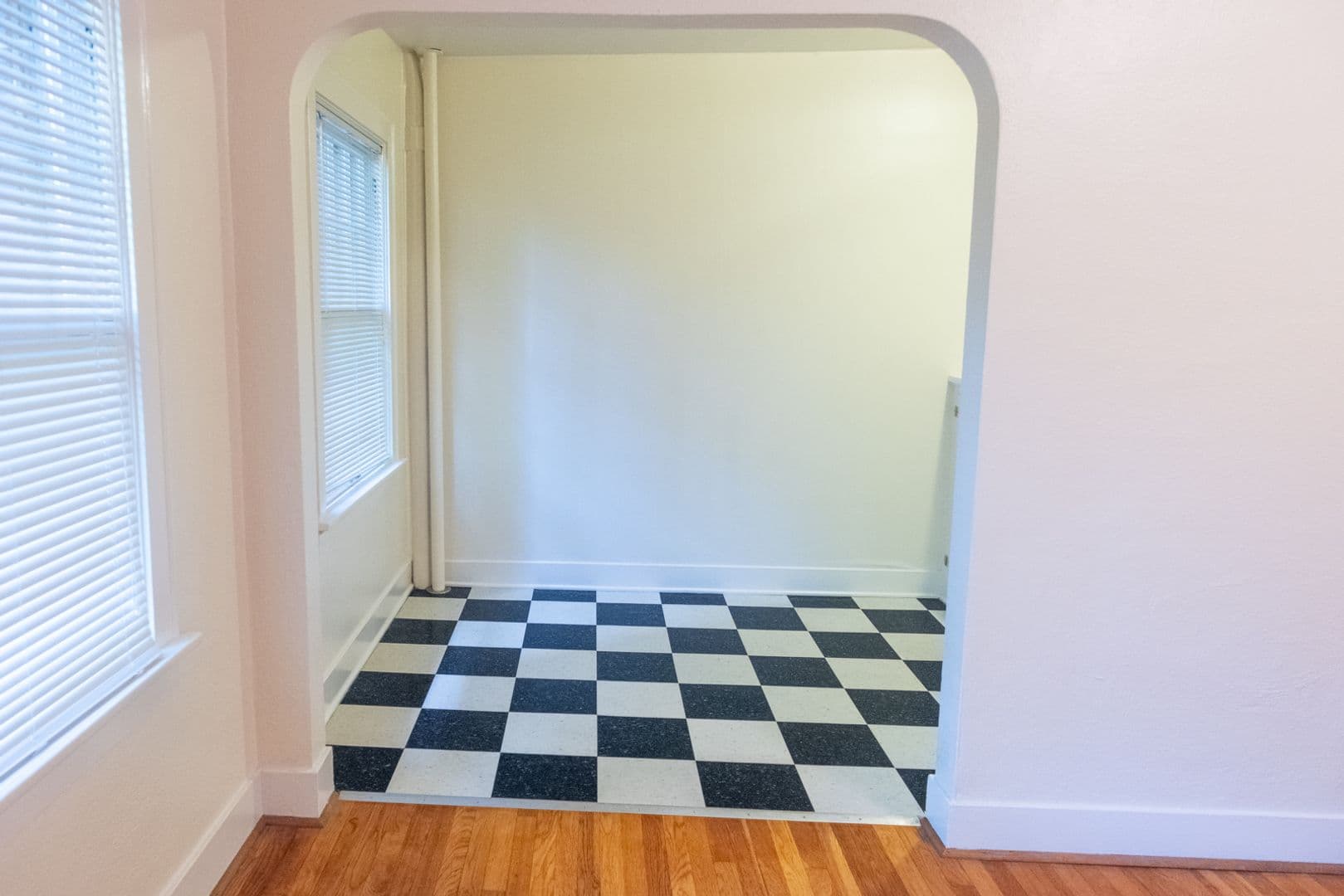 Portland Apartment: 1430 SE 14th Ave