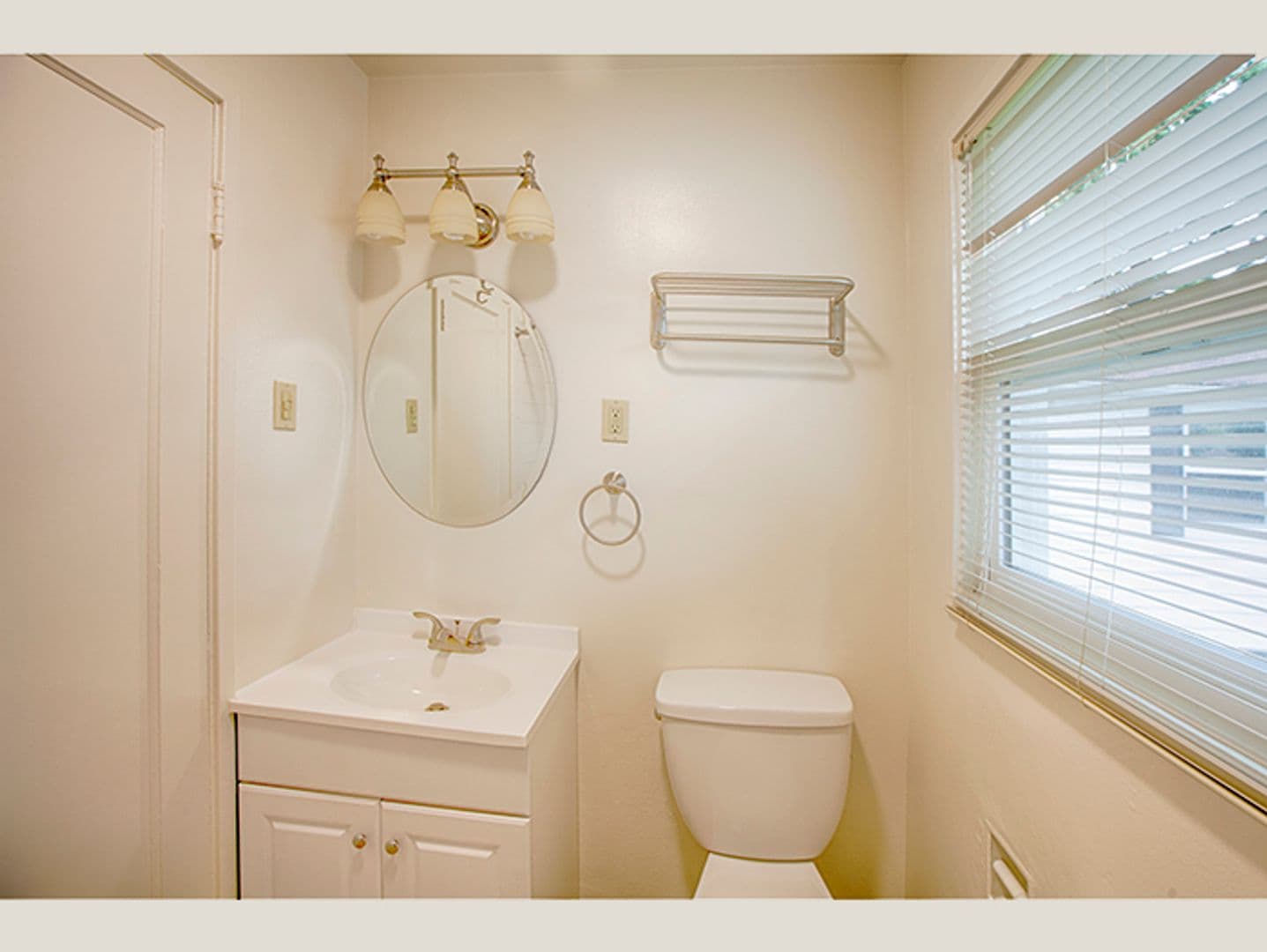 Portland Apartment: 1758 SW Marlow Ave, #12