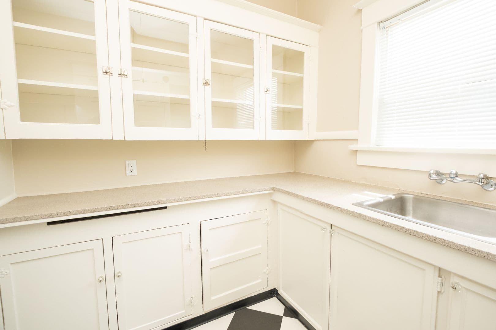 Portland Apartment: 1022-1036 NE Hancock St