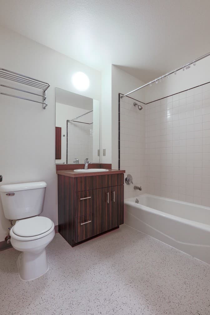Portland Apartment: 210 NW 20th Ave