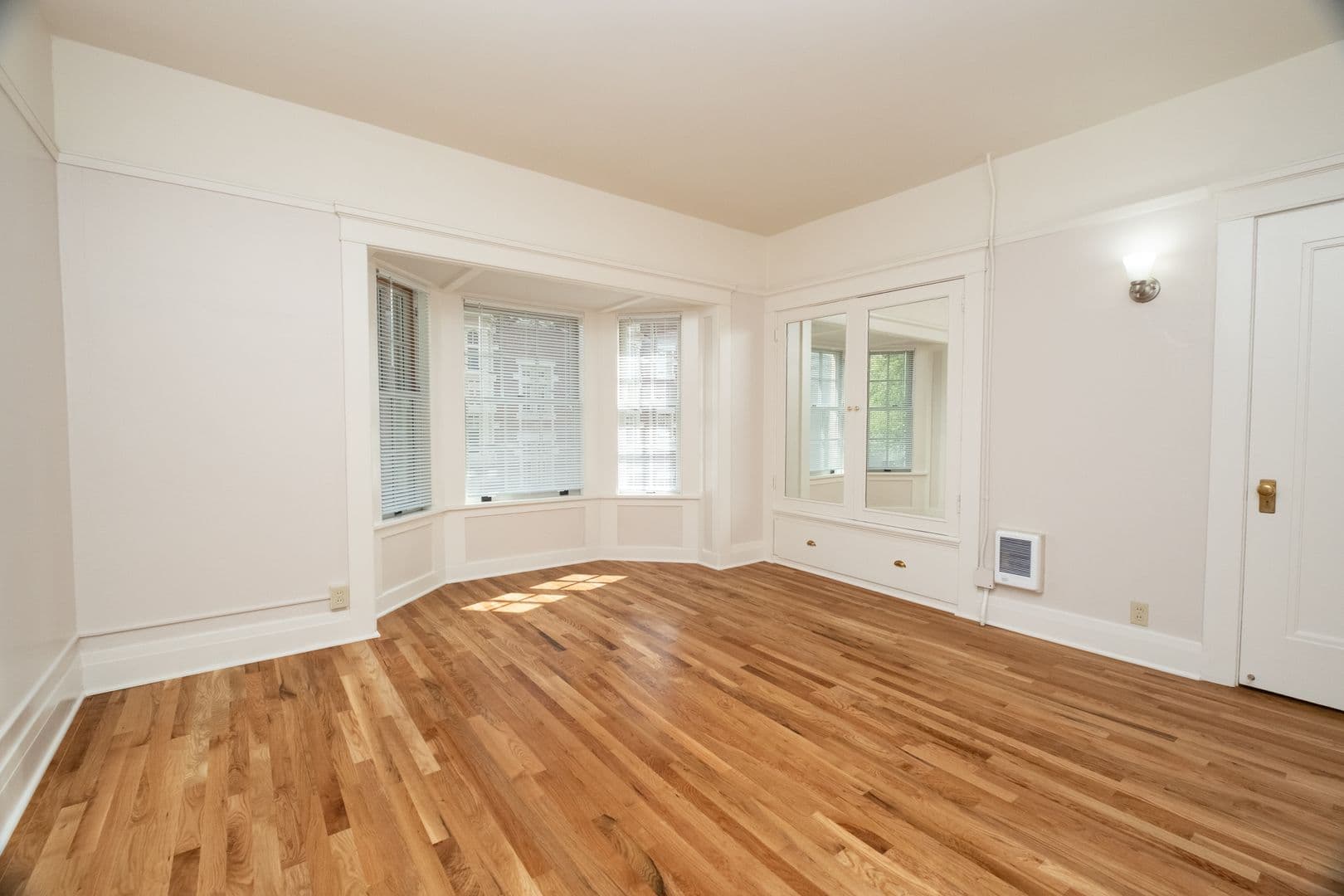 Portland Apartment: 117 NW Trinity Pl