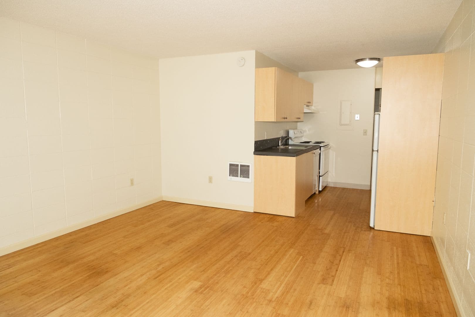 Portland Apartment: 1905 NW 29th Ave