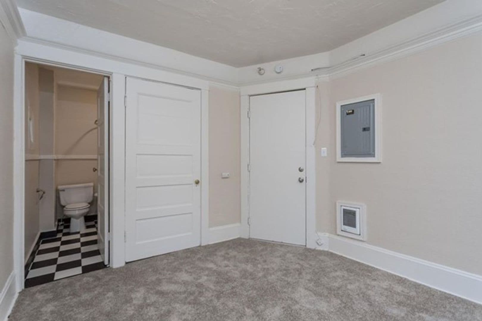 Portland Apartment: 1126 SW 12th Avenue