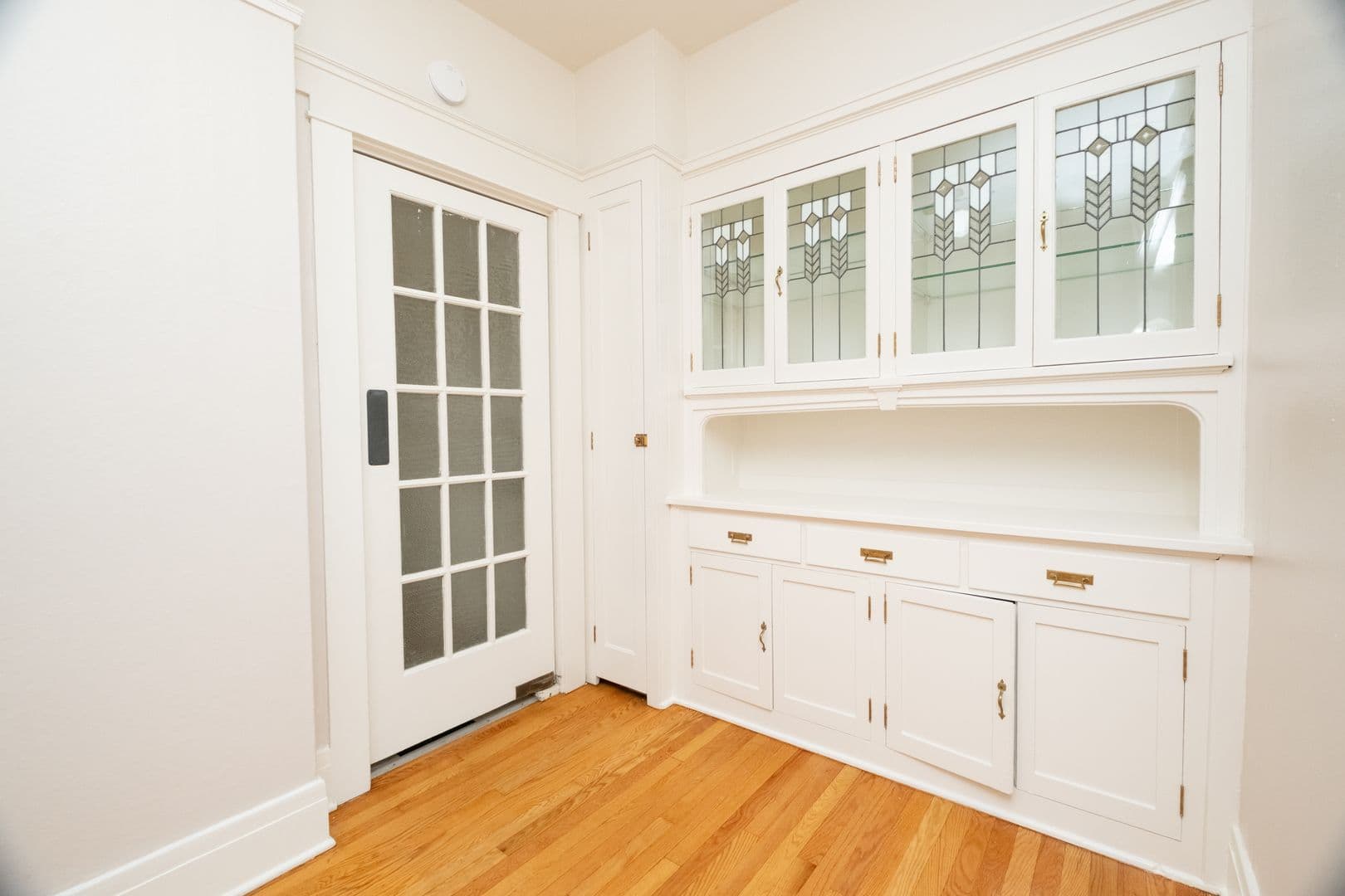 Portland Apartment: 117 NW Trinity Pl