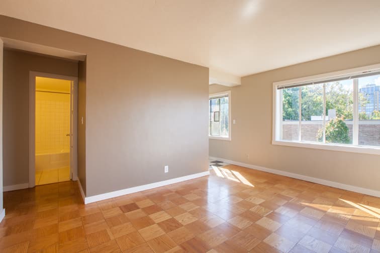 Portland Apartment: 2199 NW Everett St