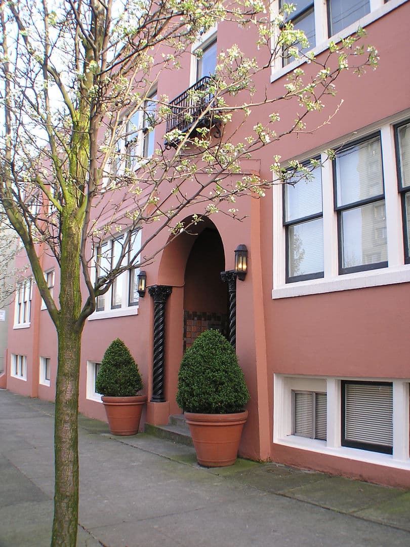 Portland Apartment: 2030 NW Marshall St