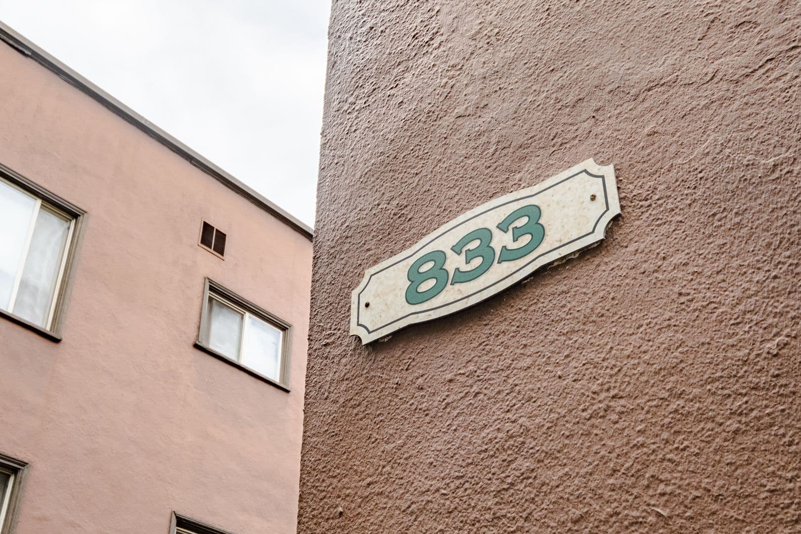 Portland Apartment: 833 NE Schuyler St.