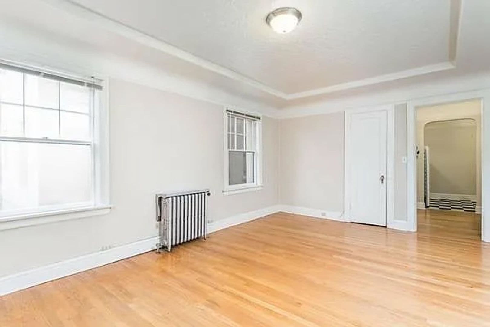 Portland Apartment: 1929 NW Irving St.