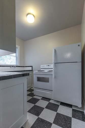 Portland Apartment: 2030 NW Marshall St
