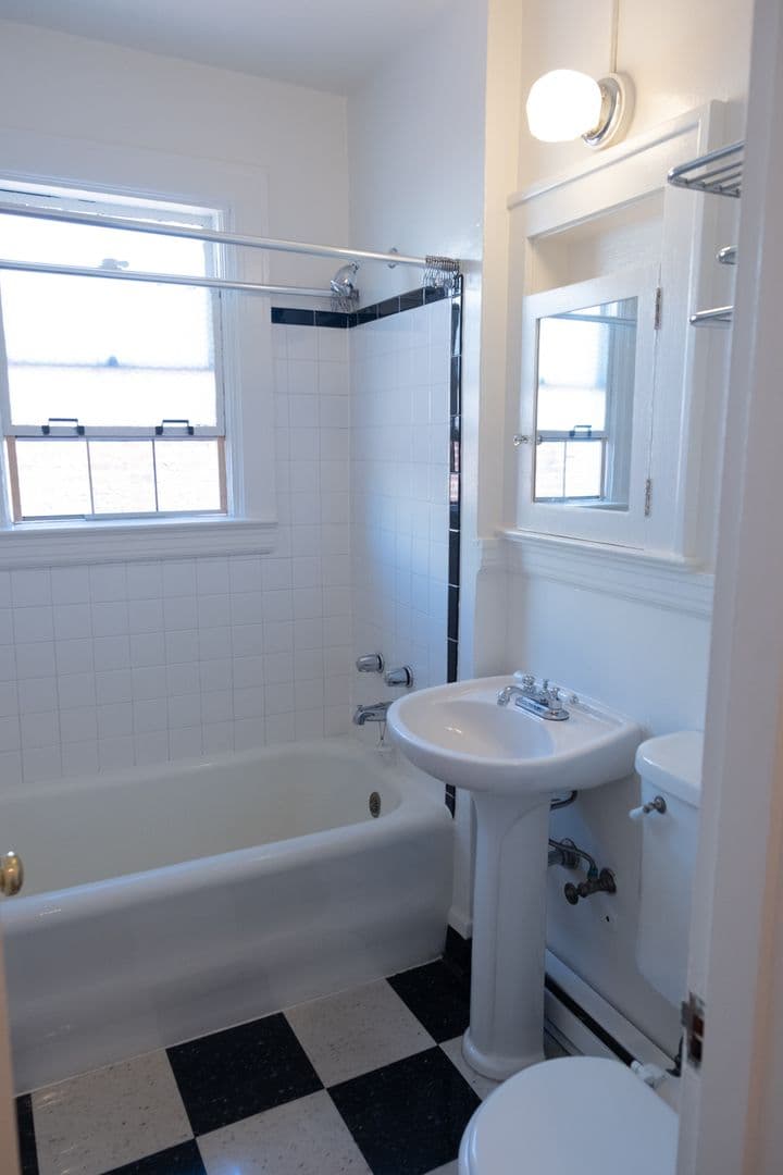 Portland Apartment: 2185 SW Yamhill St