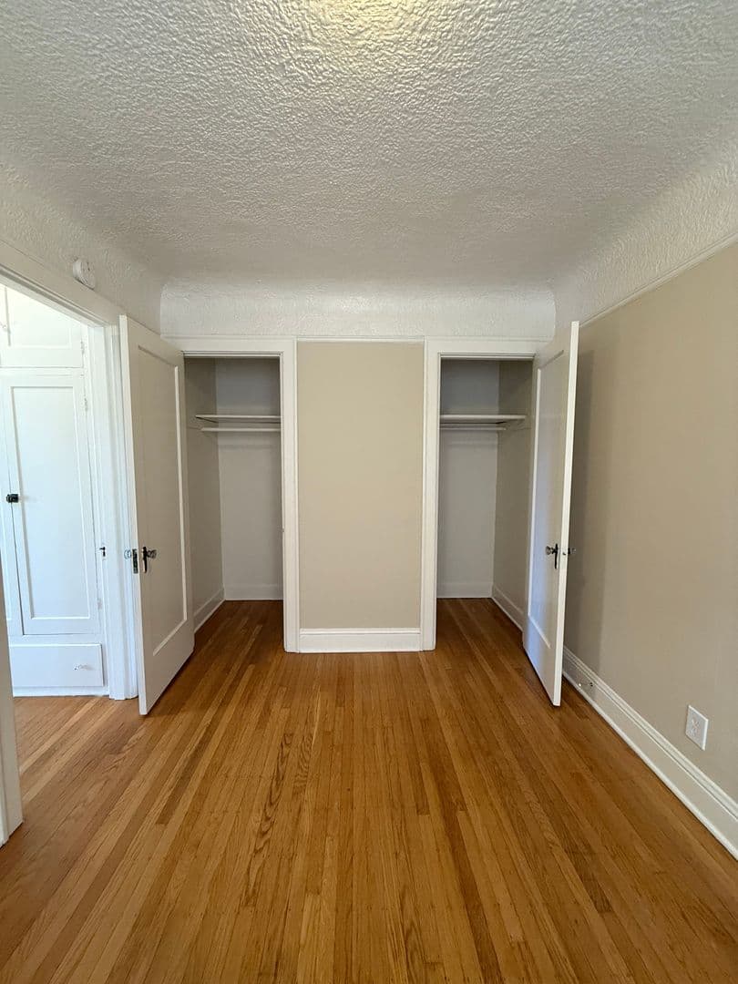 Portland Apartment: 708 NW 19th Ave.