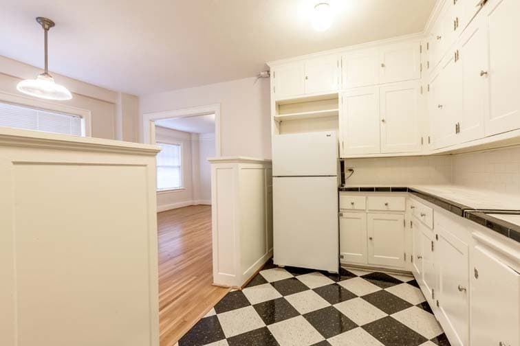 Portland Apartment: 831 SW Vista Ave